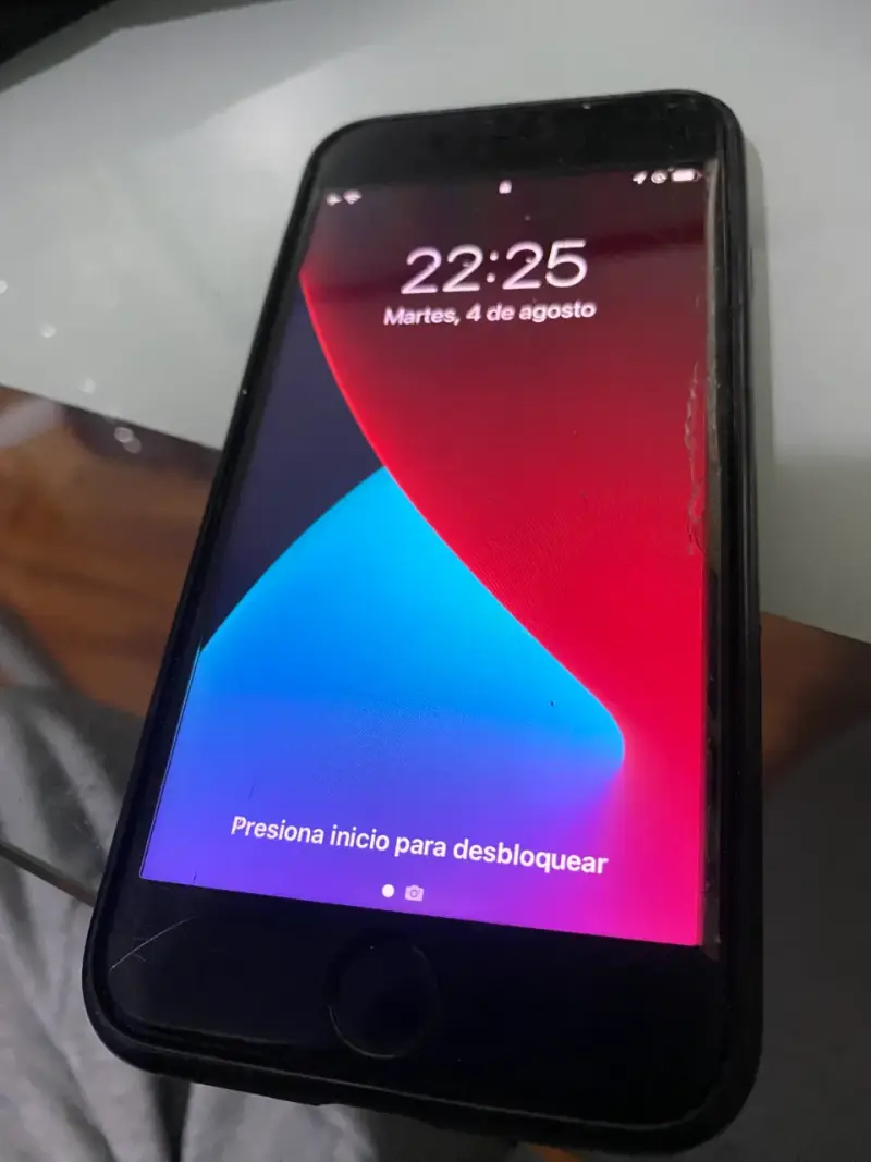 iPhone 7 128GB Desbloqueado Batería 76%