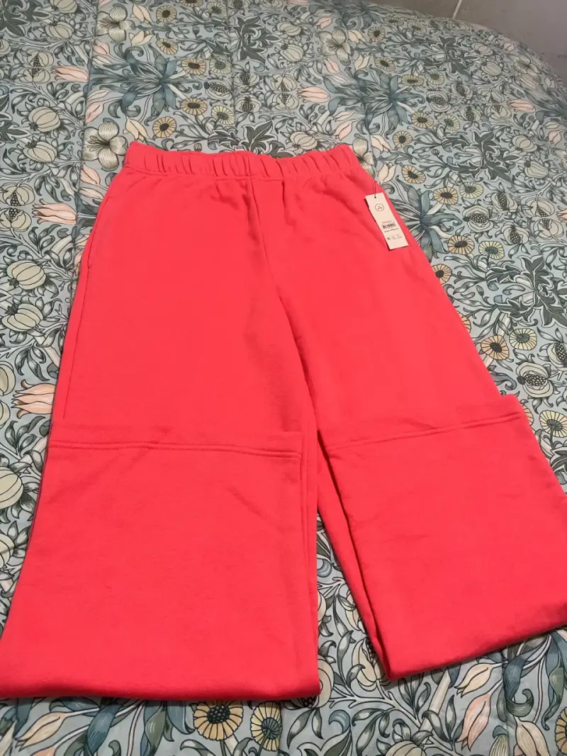 Pantalones deportivos rojos para mujer