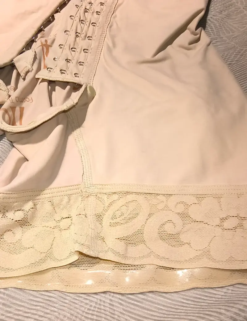 Faja modeladora beige con encaje talla M - 3