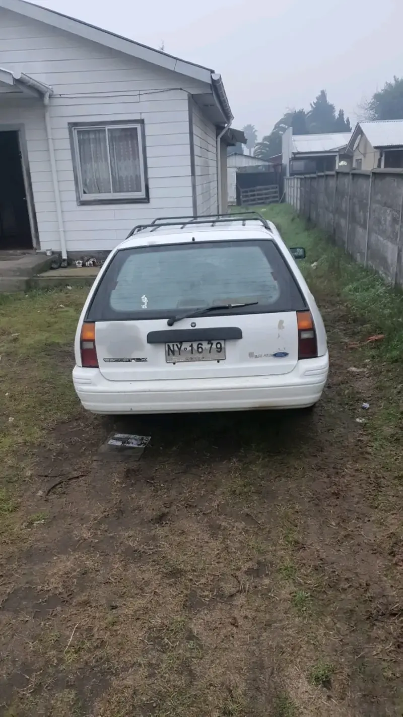 Auto Ford Escort Station Wagon Blanco - 1