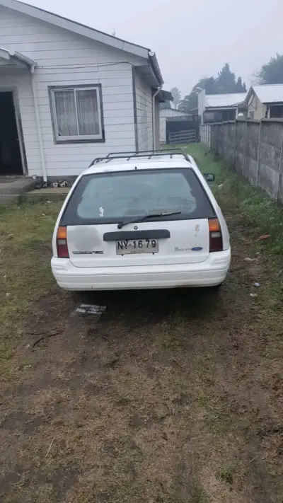 Auto Ford Escort Station Wagon Blanco - miniatura 1