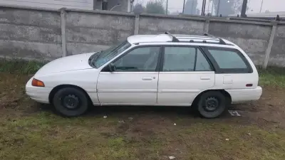 Auto Ford Escort Station Wagon Blanco - miniatura 2