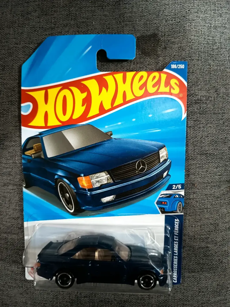 Auto de juguete Hot Wheels Mercedes azul