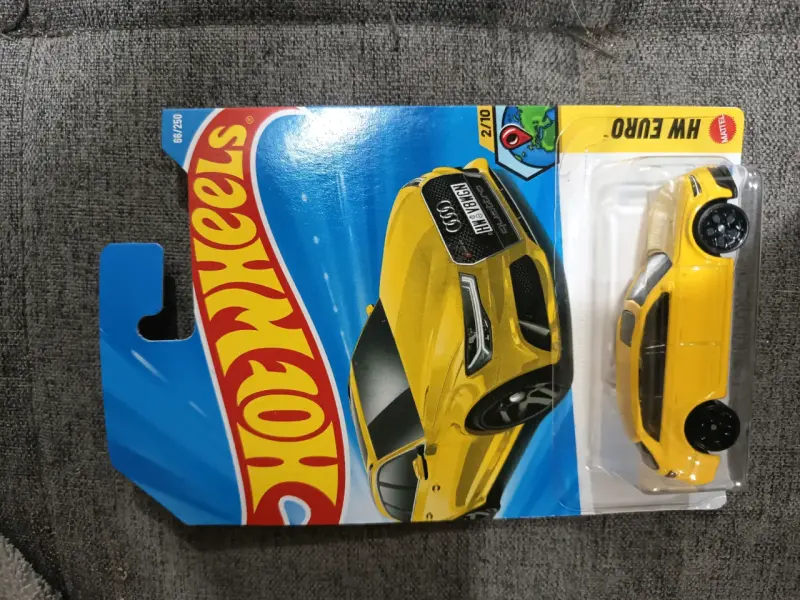 Auto de juguete Hot Wheels Audi R8 dorado - 2