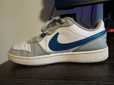 Zapatillas deportivas Nike + funko pop - miniatura 4