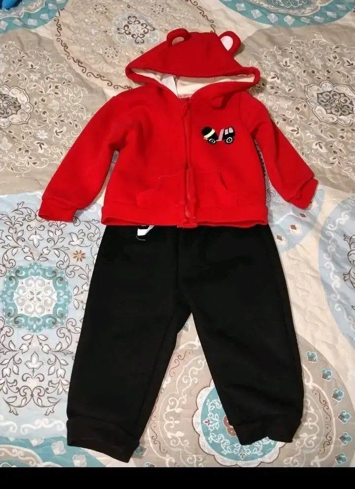 Conjunto de ropa infantil variado - 1