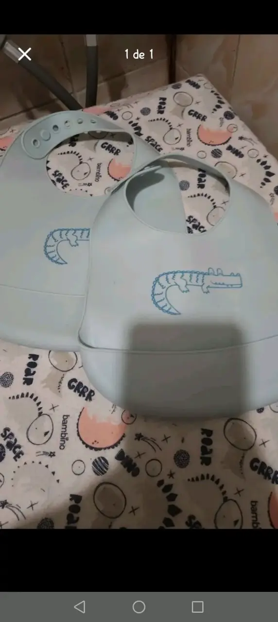 Baberos de silicona para bebé con diseño de cocodrilo