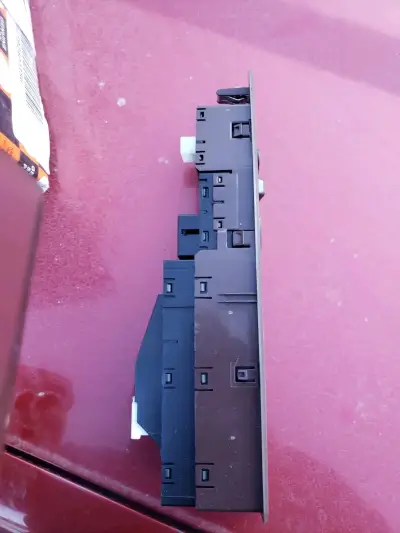 Panel de control de ventanas para auto - miniatura 1