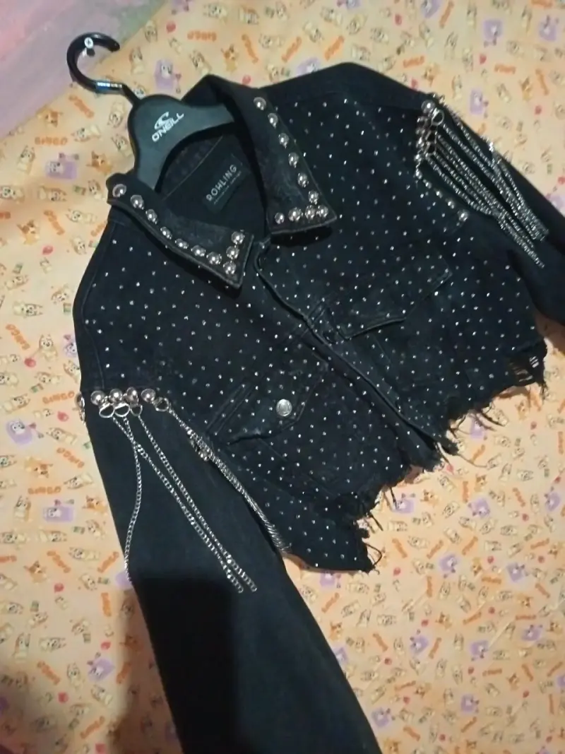 Chaqueta de mezclilla negra con tachuelas Rohling - 6