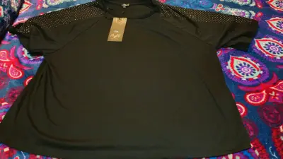Polera negra con detalles brillantes talla XXL - miniatura 2