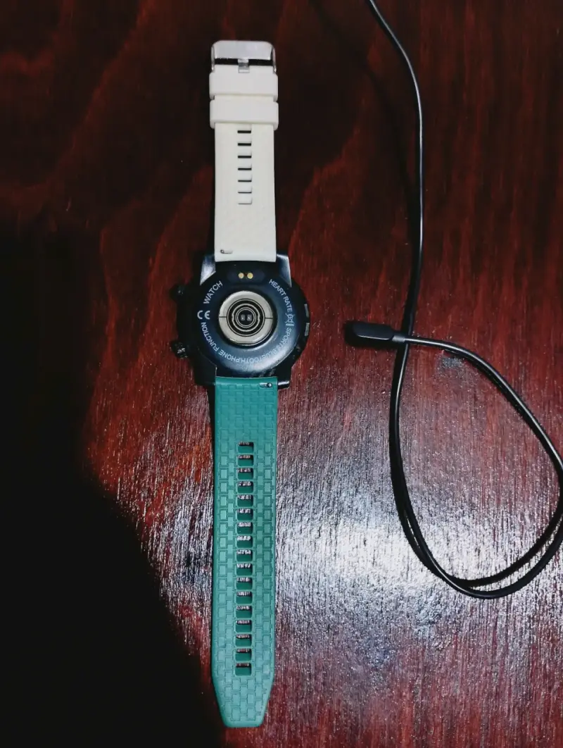 Reloj inteligente deportivo con correa verde - 3