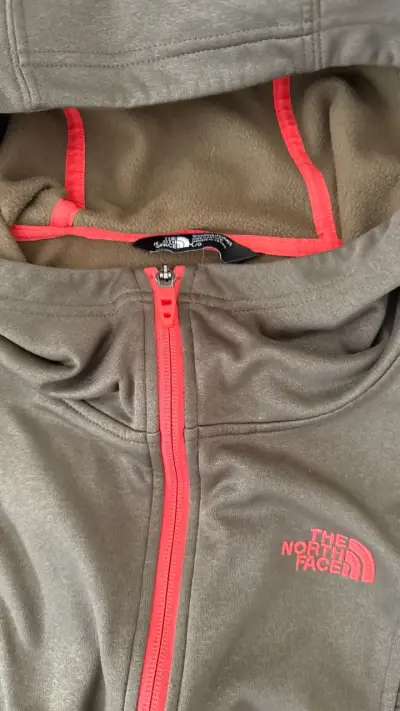 Chaqueta polar The North Face con capucha - miniatura 3
