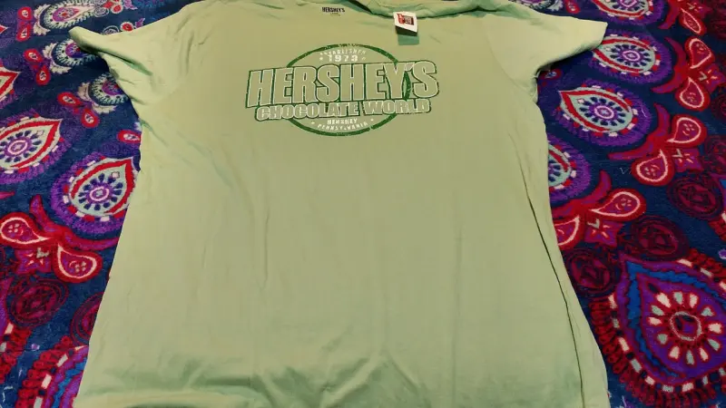 Polera verde Hershey's Chocolate World