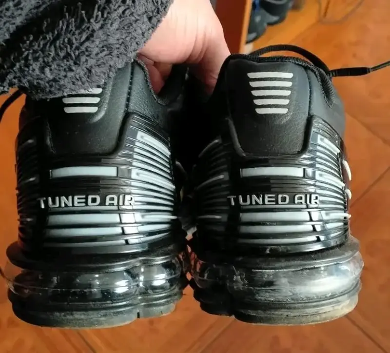 Zapatillas deportivas negras Nike Tuned Air - 2