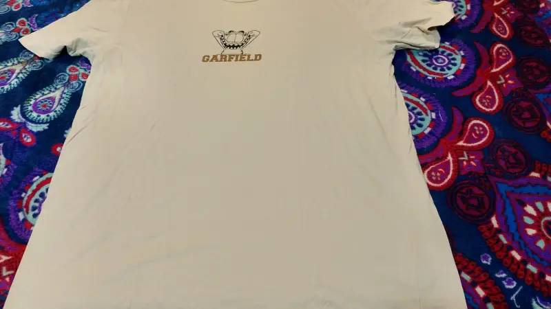 Polera beige Garfield para hombre