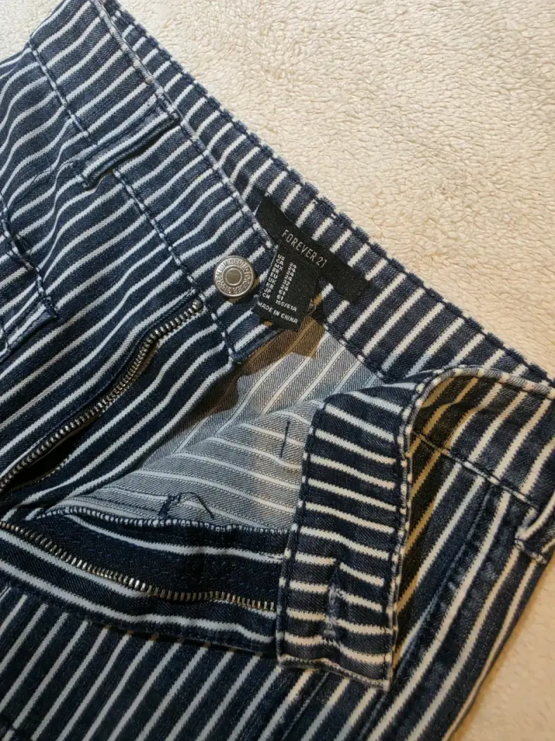 Pantalón de rayas azul y blanco, marca Forever 21 - 2