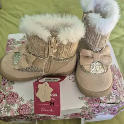 Botas de bebe talle 21  nuevas - miniatura 1
