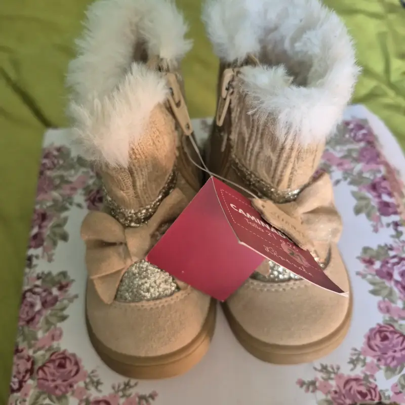 Botas de bebe talle 21  nuevas - 2