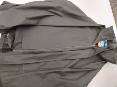 Conjunto impermeable verde oscuro para lluvia - miniatura 2