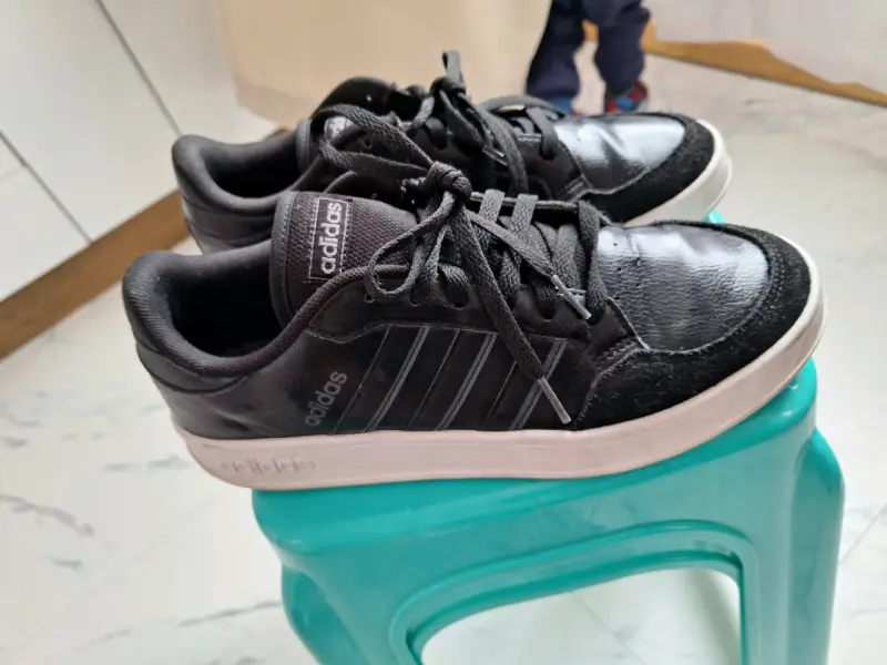 Zapatillas deportivas negras Adidas para hombre - 1