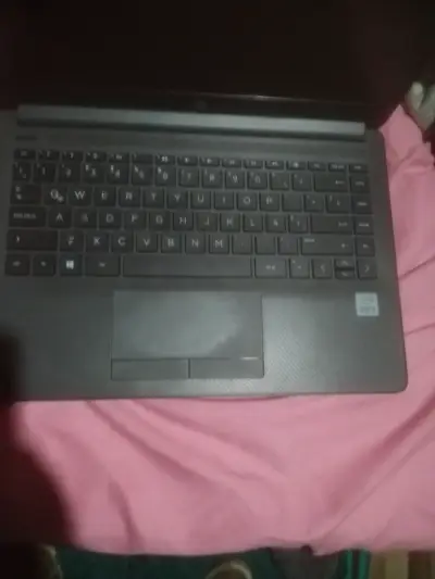 Notebook HP Intel Core i3 en buen estado - miniatura 1