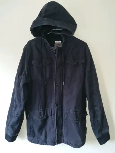 Chaqueta negra con capucha para hombre - miniatura 1