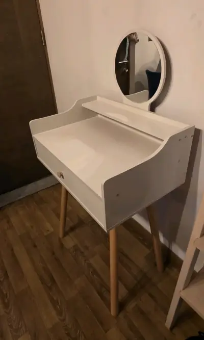 Tocador blanco con espejo y cajón - miniatura 3