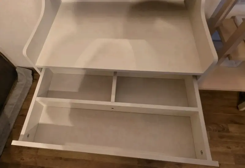 Tocador blanco con espejo y cajón - 4