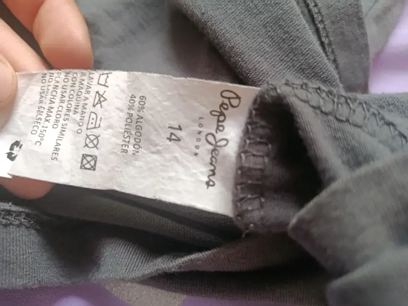 Polera Pepe Jeans gris con logo amarillo - 3