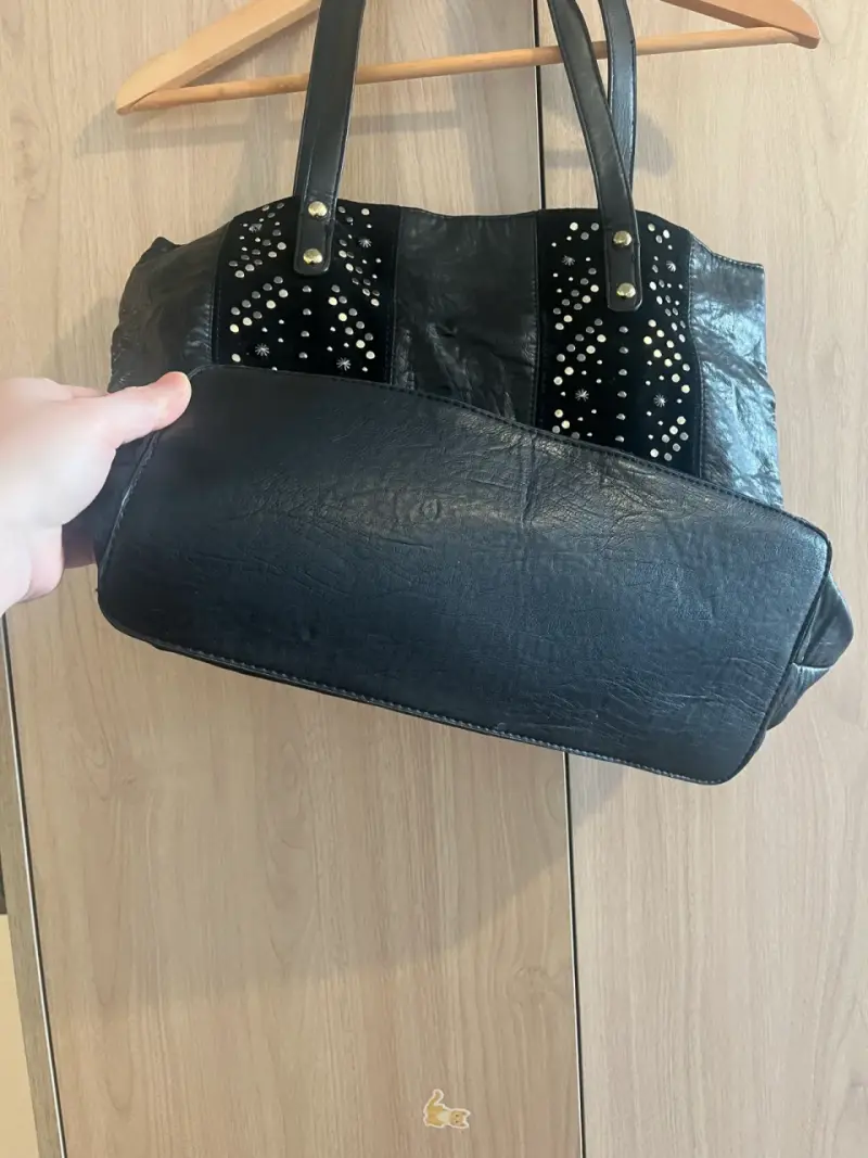 Bolso negro marca basement - 2