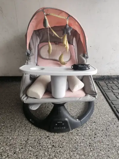 Silla mecedora para bebé electrica y juguetes - miniatura 3