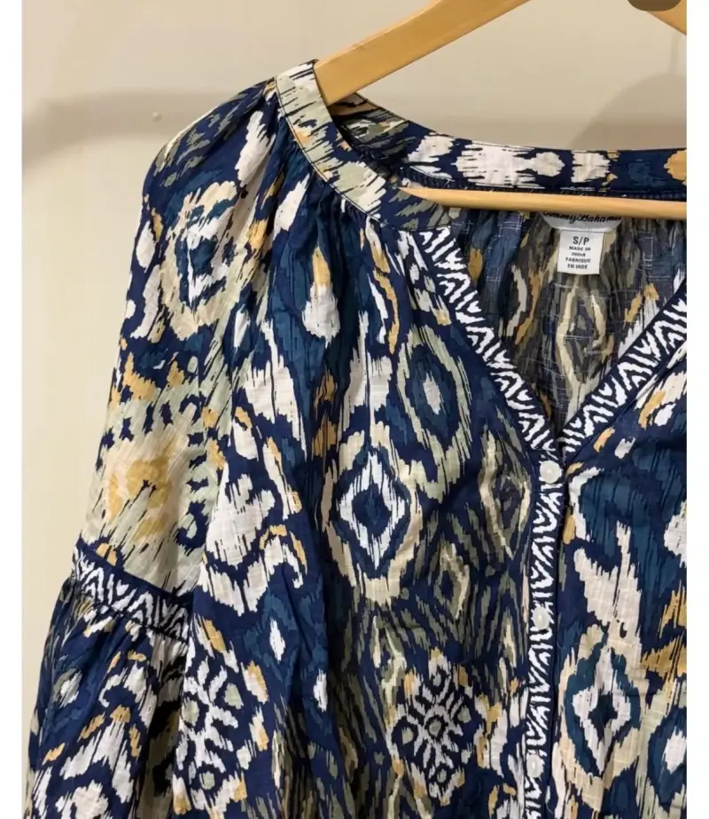 Blusa estampada azul y beige para mujer - 3