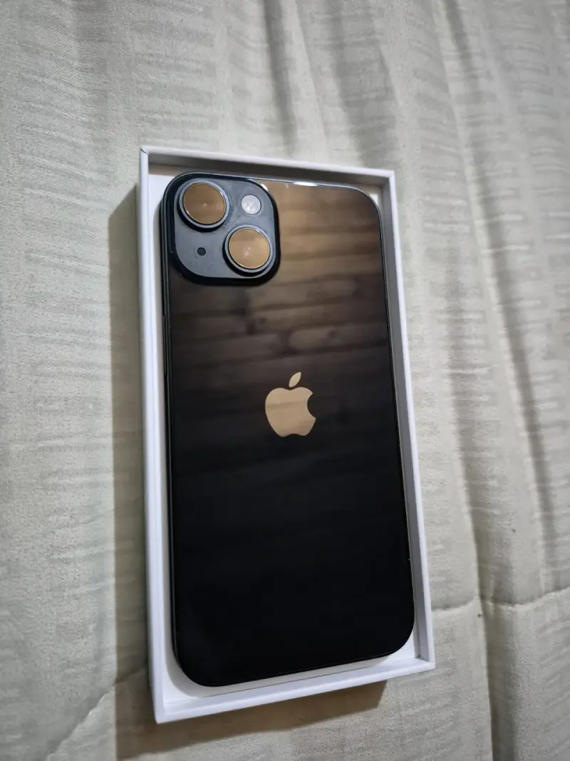 iPhone en excelente estado con caja original - 1