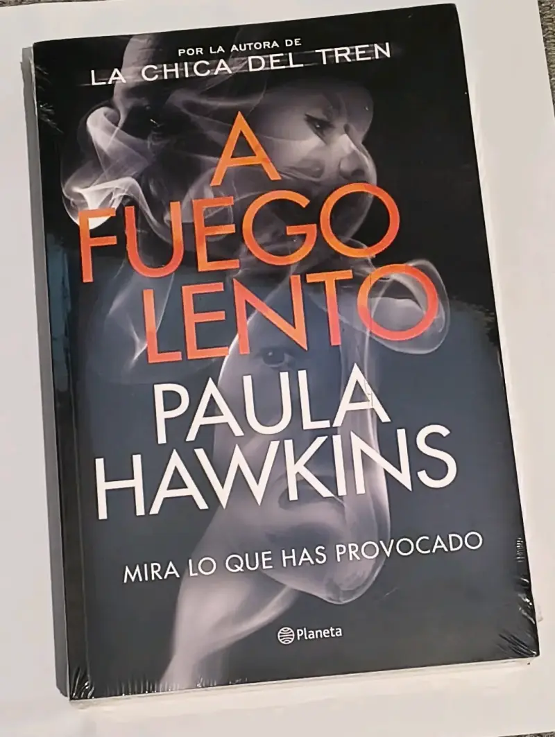 Libro 'A Fuego Lento' de Paula Hawkins
