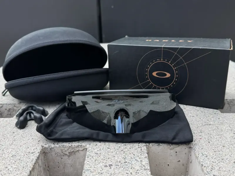 Gafas de Sol Deportivas Oakley Kato con Estuche - 5