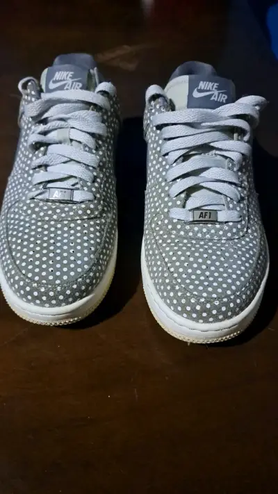 Zapatillas Nike Air Force 1 Lunares Grises - miniatura 3