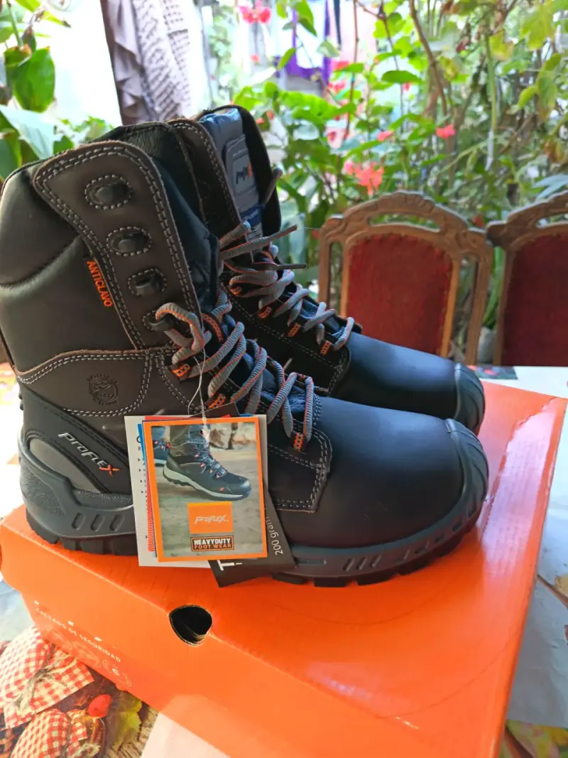 Botas de seguridad Proflx negras con puntera reforzada - 1