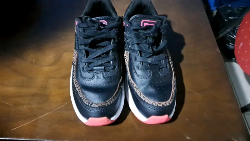Zapatillas deportivas negras con detalles animal print - 2