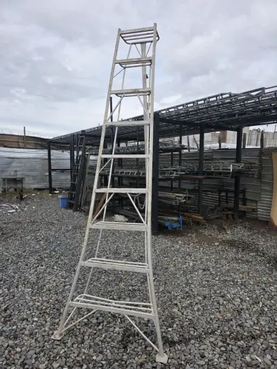 Escalera de aluminio para trabajo pesado - miniatura 2