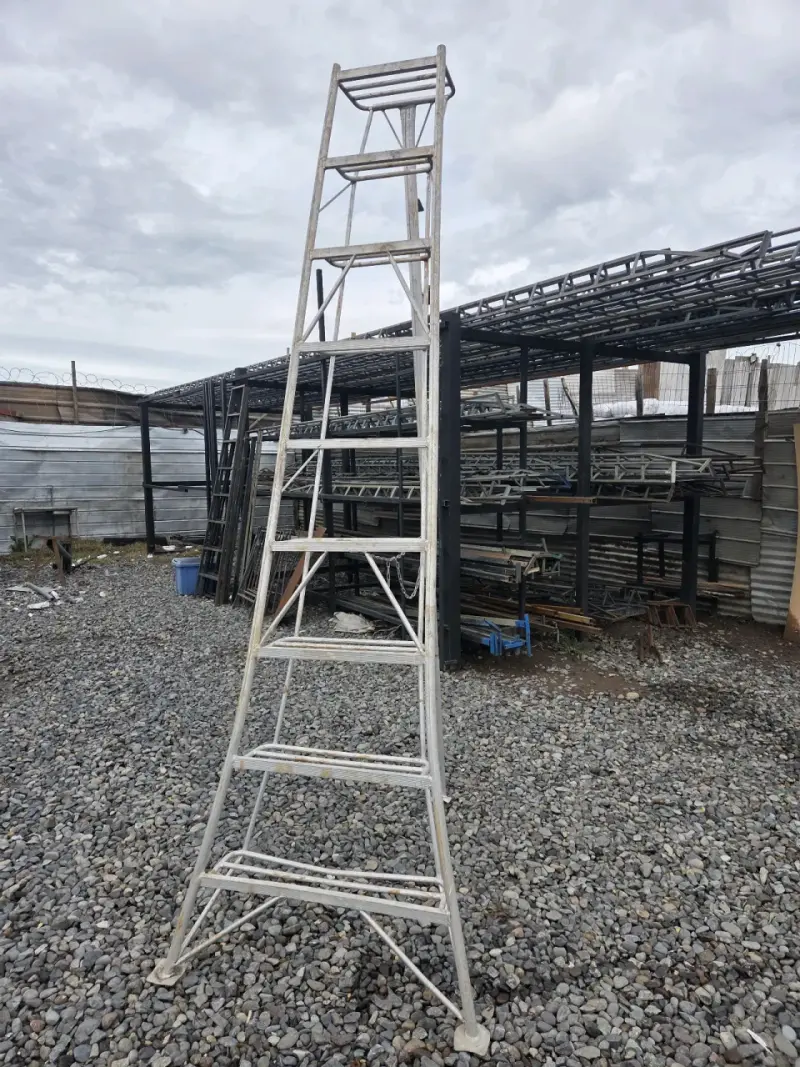 Escalera de aluminio para trabajo pesado - 3