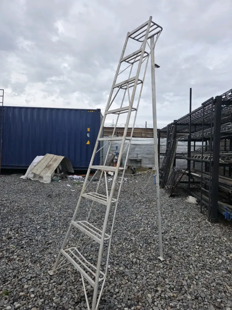 Escalera de aluminio para trabajo pesado - 4