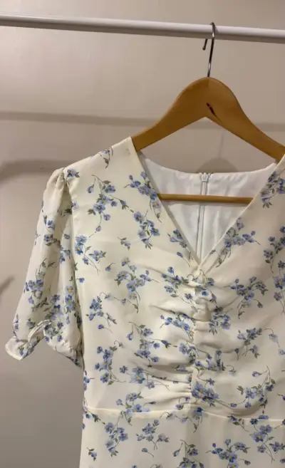 Vestido largo floral blanco con azul - miniatura 2