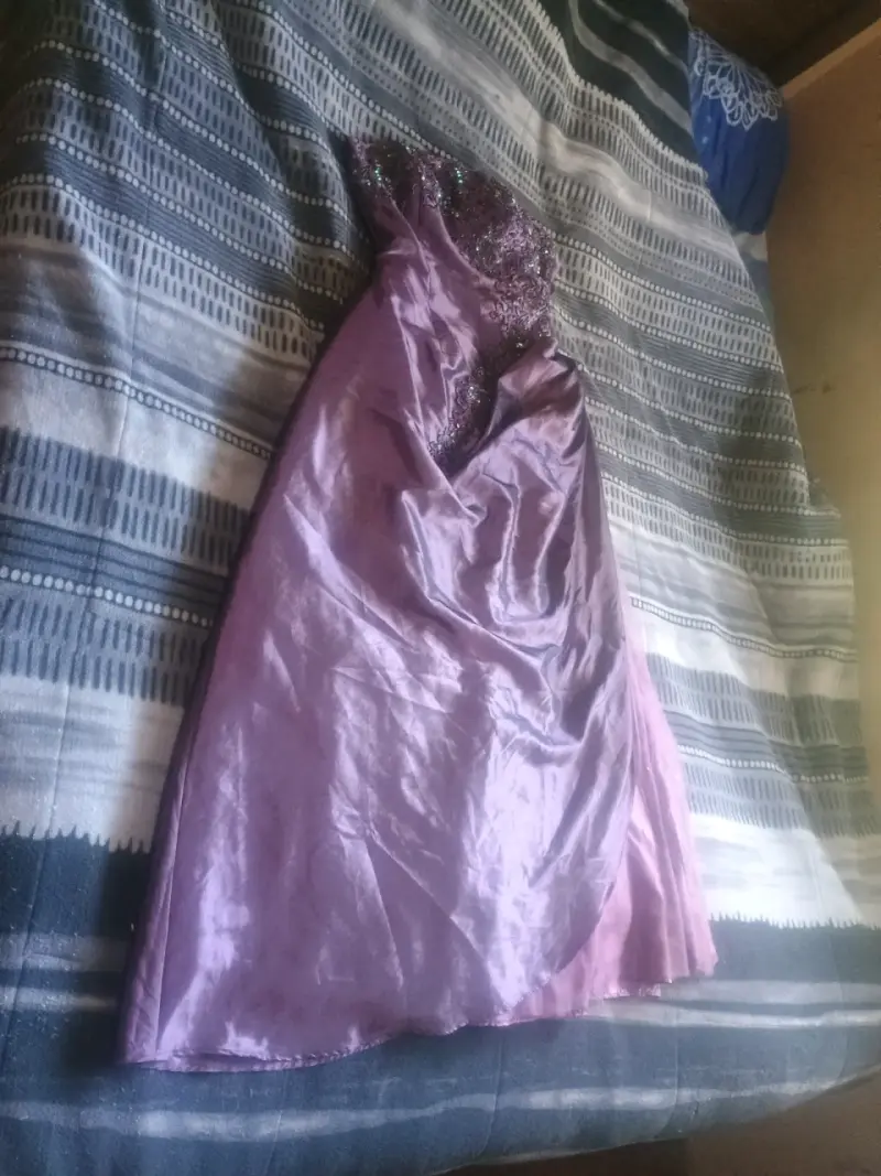 Vestido de fiesta largo morado con encaje - 4
