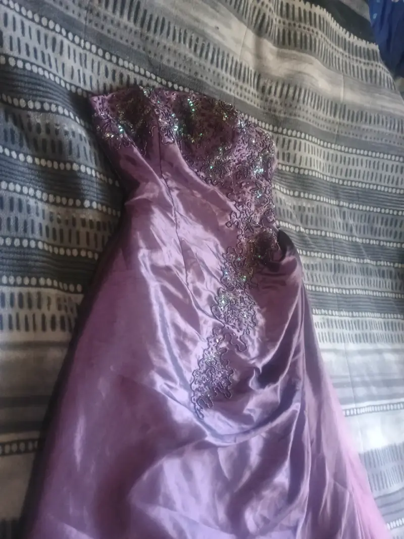 Vestido de fiesta largo morado con encaje - 6