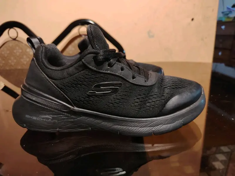 Zapatillas deportivas negras Skechers para hombre - 5