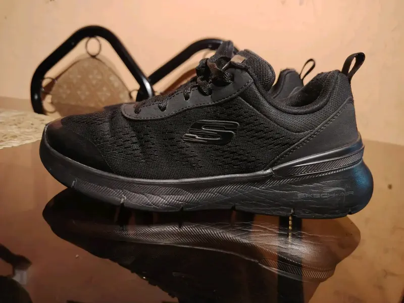 Zapatillas deportivas negras Skechers para hombre - 6