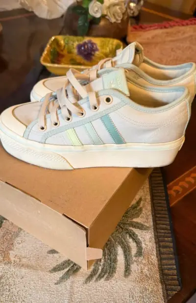 Zapatillas Adidas Nizza Platform Mujer Color Beige - miniatura 2