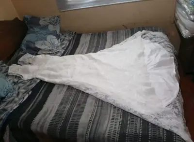 Vestido de Novia de Encaje Elegante - miniatura 4