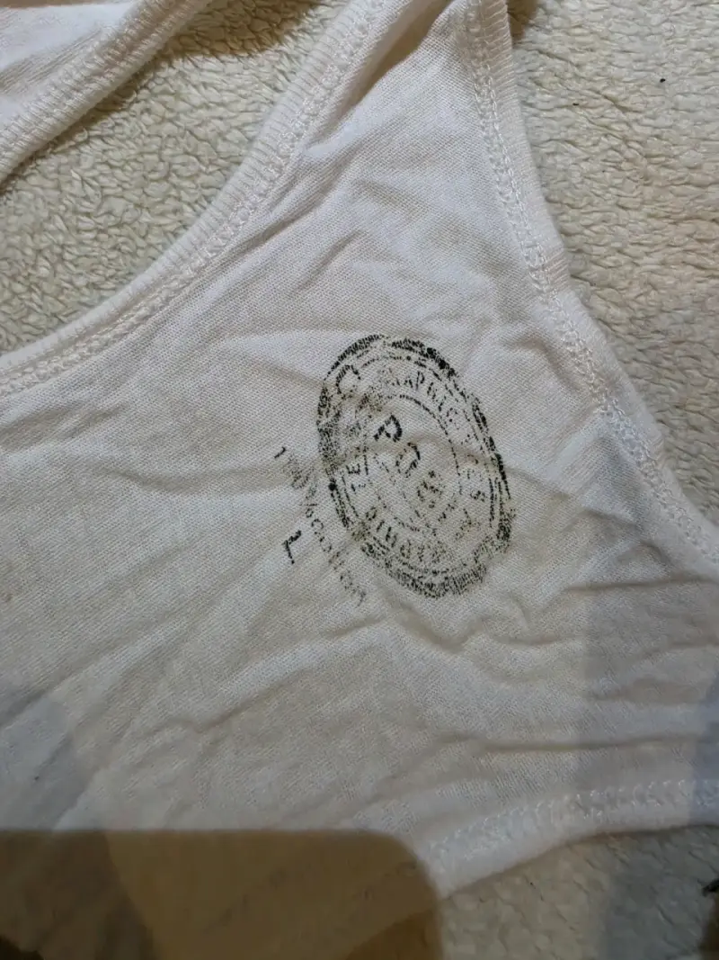 Polera Opposite sin mangas con diseño de perro - 2
