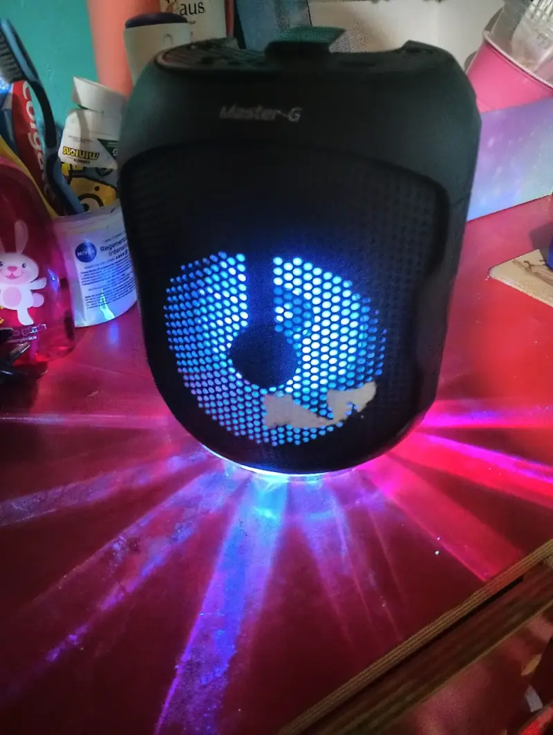 Parlante Bluetooth Master-G con Luces LED - 1
